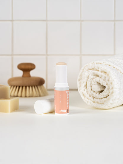 Image complémentaire de Golden Hour, protection solaire visage SPF 50 de Luminesse Paris.