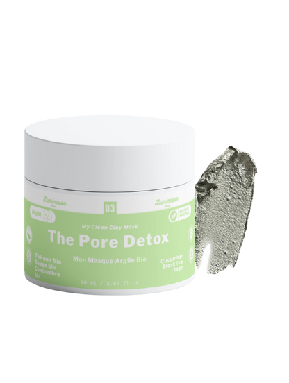 Vue arrière du pot Pore Detox de Luminesse Paris, masque purifiant pour le visage à l’argile. Le visuel présente le packaging arrière du soin avec ses informations produit. Pore Detox est destiné aux peaux sujettes aux pores visibles, à l’excès de sébum, aux points noirs et aux imperfections.