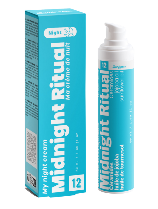Packshot de Midnight Ritual n°12 de Luminesse Paris avec son étui turquoise et son flacon pompe blanc de 50 ml. La boîte et le flacon sont présentés côte à côte sur fond transparent ; le packaging indique une crème de nuit et mentionne les céramides, l’huile de jojoba et l’huile de tournesol.