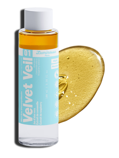 Visuel de Velvet Veil de Luminesse Paris, démaquillant biphasé sans parfum pour le visage et les yeux. L’image accompagne la présentation du soin nettoyant conçu pour retirer le maquillage et compléter la première étape d’une routine de double nettoyage.